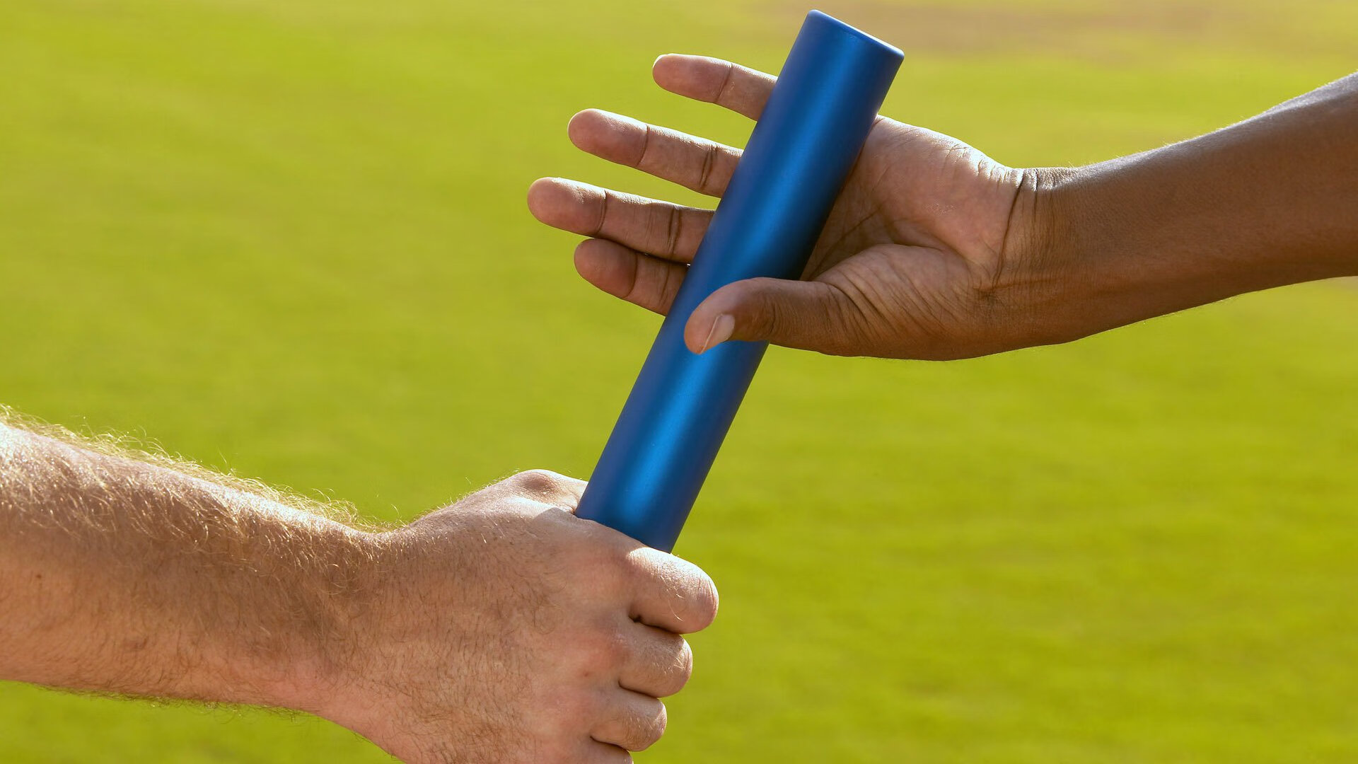 李娜直播带货推广青少年体育装备，李娜形体直播